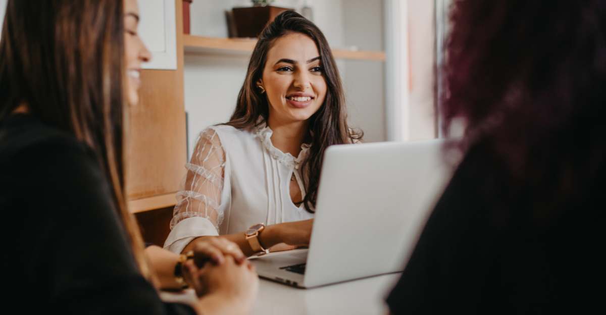 La porte tambour : pourquoi le recrutement reste cassé, même quand le marché se calme l DRH.ma