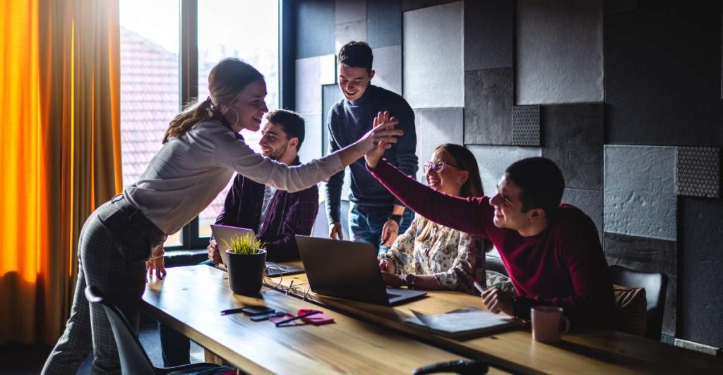 Motivation au travail : comment l’intrinsèque, l’extrinsèque et le transcendantactent la performance RH l DRH.ma